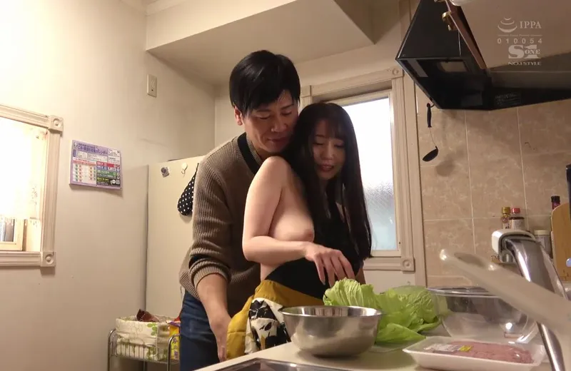 Nghi ngờ vợ yêu "đi ngoài", ông chồng lén lắp camera và chứng kiến tất cả