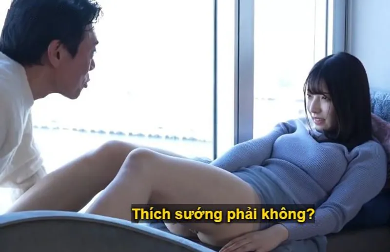 Buổi hẹn hò bí mật giữa lão bá và cô minh tinh tuổi teen mới nổi tại nhà nghỉ sang trọng