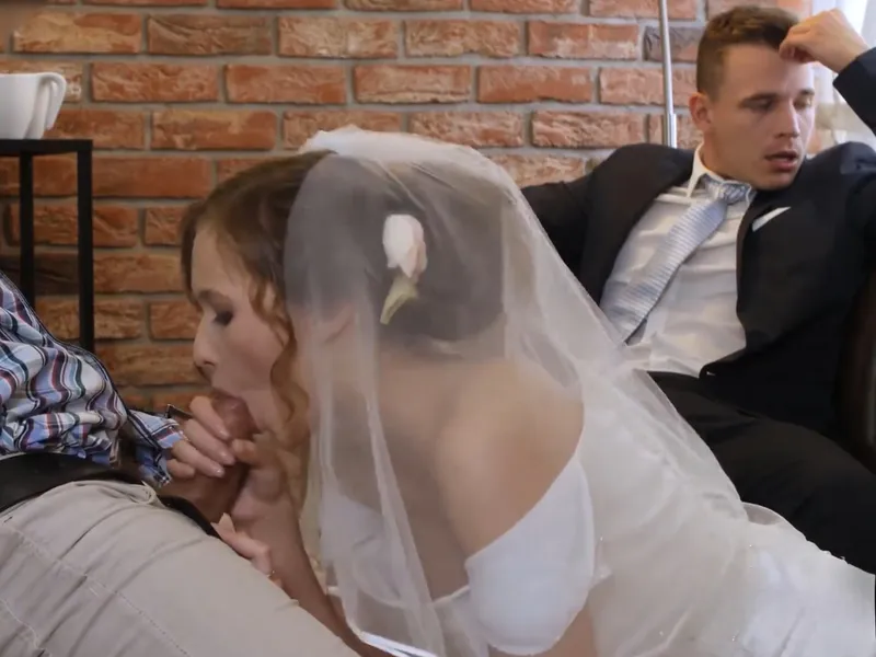 Cô dâu cắm sừng với trai ngay trước mặt gã chồng mới cưới